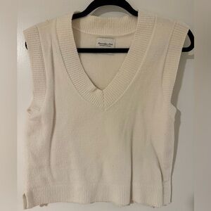 Abercrombie & Fitch Women's V-Neck Cream Sweater vest